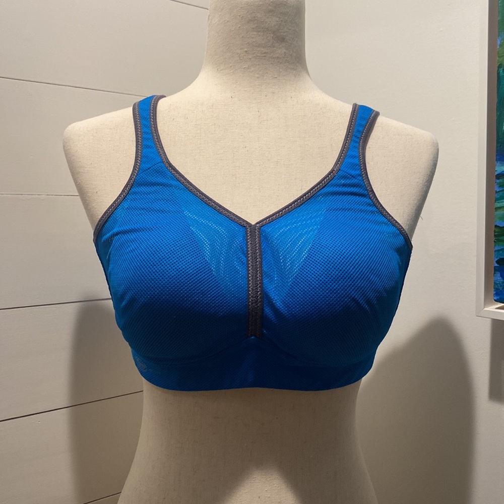 Title 9 Anita Sports bra size 36C EUC